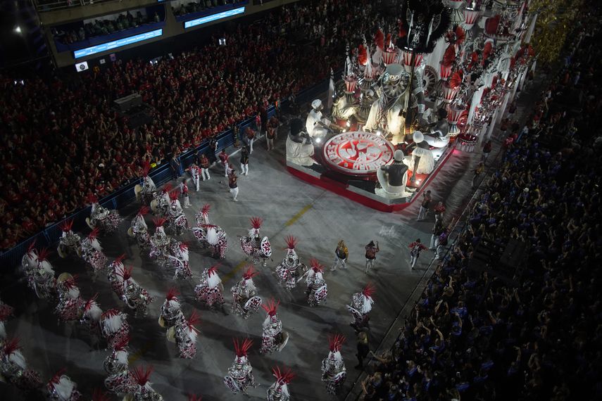 Carnaval de Rio de Janeiro enterró 2 años oscuros de Covid