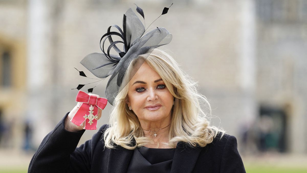 La cantante británica Bonnie Tyler, estrella de los años 80, conocida por su voz rasgada y su éxito Total Eclipse of the Heart, falleció a los 75 años en Portugal, anunció este jueves su familia. La cantante británica Bonnie Tyler, estrella de los años 80, conocida por su voz rasgada y su éxito Total Eclipse of the Heart, falleció a los 75 años en Portugal, anunció este jueves su familia.