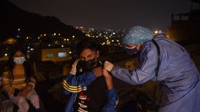 Perú reimpone uso obligatorio de mascarillas por cuarta ola de pandemia