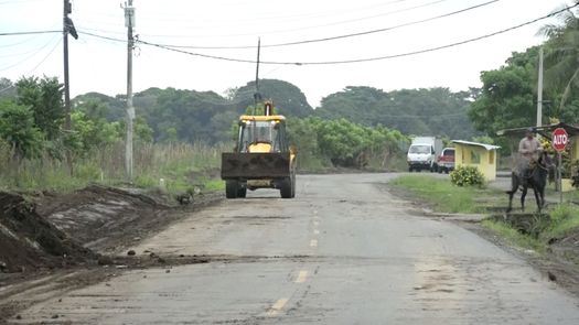 La Alcaldía de Alanje afirma que en la resolución número 10 de 2023 se considera que gran cantidad de productores utilizan estas importantes vías a diario para el tratamiento, cuidado y comercialización de sus productos.