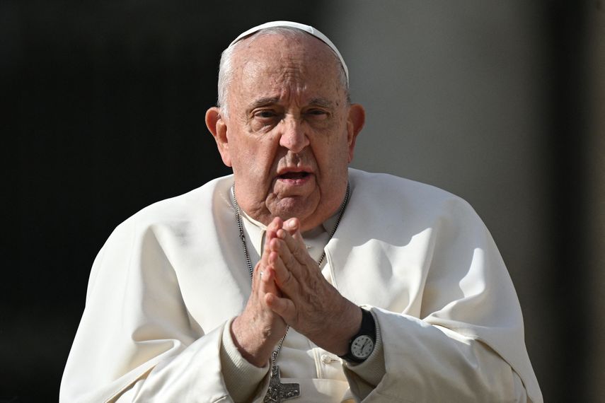 El papa pide respeto recíproco entre religiones en Siria