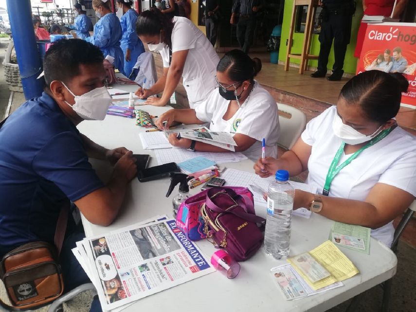 Minsa aclara que la tarjeta de vacunación oficial es del PAI