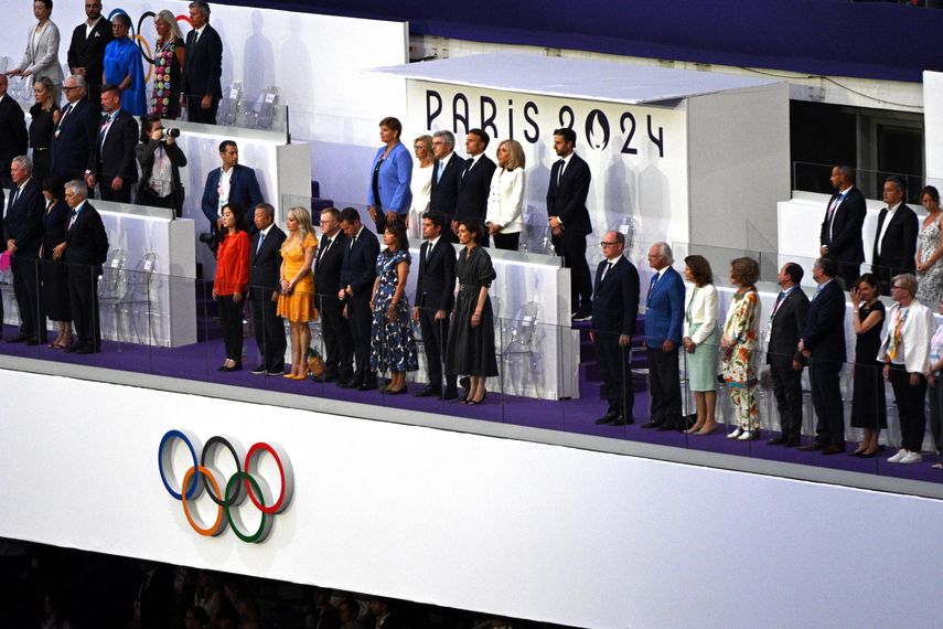 Los Juegos Olímpicos y Paralímpicos de París-2024 costaron casi 6.000 millones de euros (unos 6.900 millones de dólares) de gasto público de Francia, anunció este lunes el Tribunal de Cuentas francés en una "primera estimación". Los Juegos Olímpicos y Paralímpicos de París-2024 costaron casi 6.000 millones de euros (unos 6.900 millones de dólares) de gasto público de Francia, anunció este lunes el Tribunal de Cuentas francés en una "primera estimación".