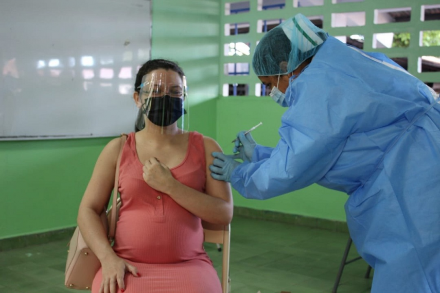 Hasta el pasado 21 de abril, el MINSA reportó mil 317 mujeres embarazadas vacunadas con su primera dosis.