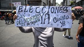 La oposición de Venezuela pidió el viernes convocar elecciones presidenciales ante la ausencia absoluta del depuesto mandatario Nicolás Maduro, tras cumplirse el plazo de 90 días que establece la Constitución en este tipo de situaciones.
