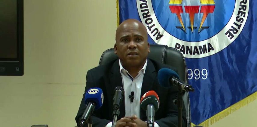 El director de la ATTT, Simón Henríquez, respondió a algunas interrogantes de los conductores. El director de la ATTT, Simón Henríquez, respondió a algunas interrogantes de los conductores.