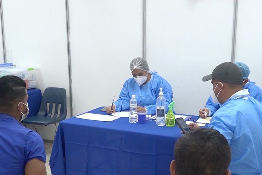 Esta ma&ntilde;ana llegaron 4,680 dosis de vacunas Pfizer al aeropuerto Enrique Malek