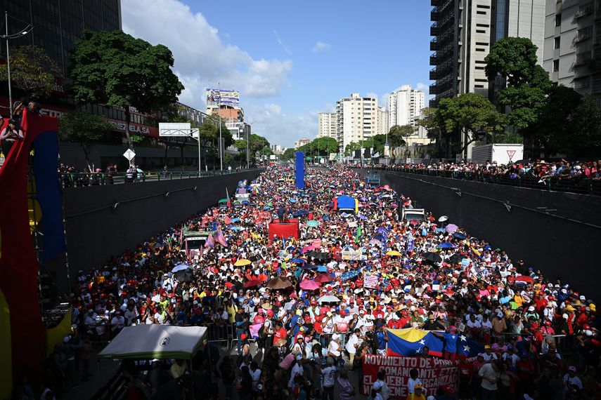 Maduro toma Venezuela en arranque de incierta campaña presidencial