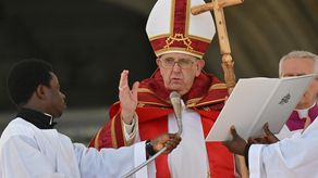 Papa agradece oraciones  por su salud este domingo de Ramos