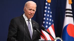 Presidente Biden firma ayuda de 40.000 millones de dólares para Ucrania