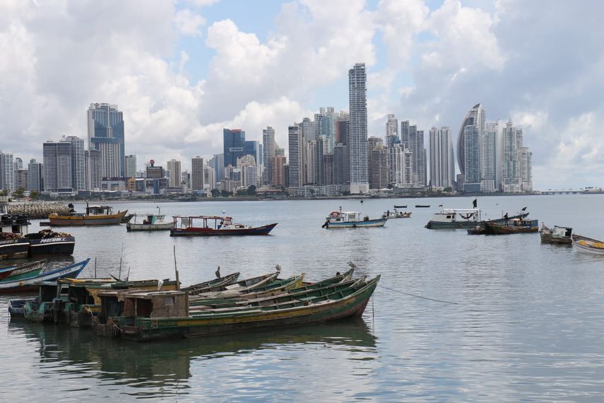 Milciades Concepción, ministro de Ambiente de Panamá, firmó cuatro Memorandos de Entendimiento de Cooperación, específicamente con la Reserva de Acción Climática (CAR, por sus siglas en inglés), Fundación Plan Vivo, Verra y Gold Standard. 