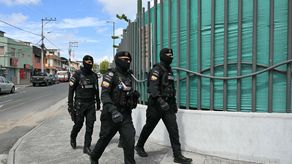 Ecuador declara estado de excepción en seis provincias golpeadas por la violencia