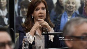 Inicia juicio por corrupción a Kirchner en medio de campaña electoral