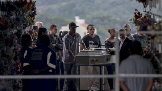 Buscan respuestas tras ataque fatal a guardería en Brasil