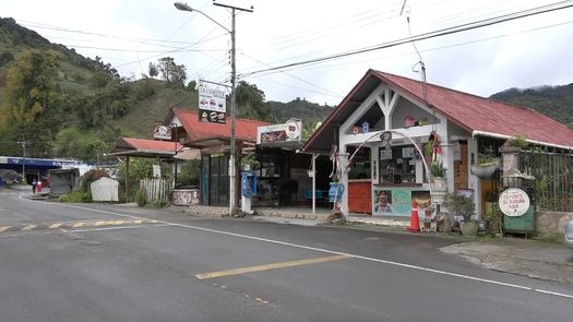 En el distrito de Tierras Altas, en especial Cerro Punta, los comerciantes de la zona han reportado un bajo número de visitas tras el huracán Julia.&nbsp;