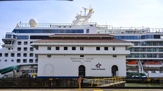 Aumentos salariales y mejoras laborales: Canal de Panamá sella acuerdo hasta 2033 Aumentos salariales y mejoras laborales: Canal de Panamá sella acuerdo hasta 2033