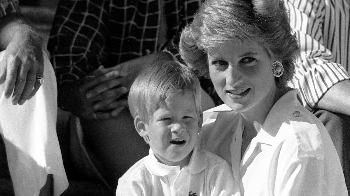 El hermano de la difunta princesa de Gales Diana Spencer cuenta en su libro de memorias aún no puesto a la venta que su exmarido, el entonces príncipe Carlos y actual rey Carlos III del Reino Unido, se refirió a la muerte de Lady Di en su primera conversación con él como si hubiera ganado la lotería.