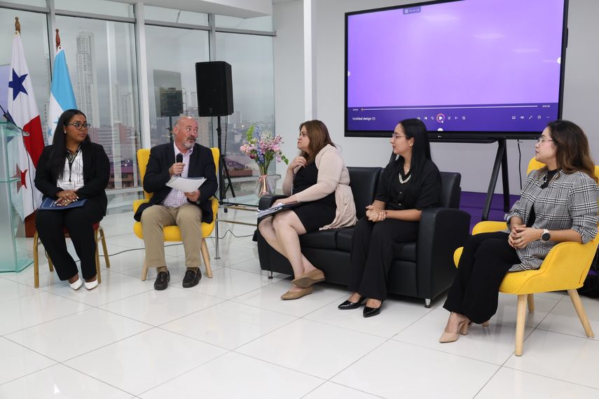 Mujeres Migrantes: Conocimiento y Protección de los Derechos Humanos