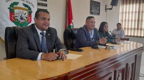 El alcalde de David detalló que este convenio se suscribe cada 5 años y venció el año pasado, por tal razón la necesidad de renovarlo con el fin de seguir atendiendo a los más de 60 centros educativos del distrito.