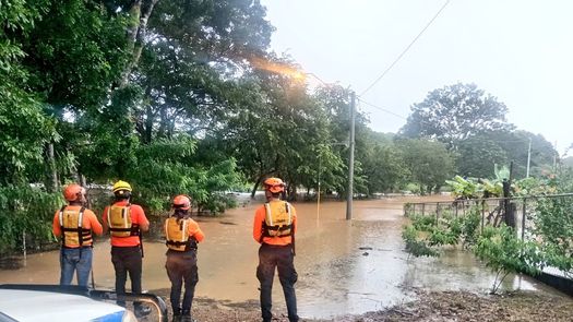 Sinaproc declara alerta roja en seis provincias por lluvias intensas y riesgo de inundaciones