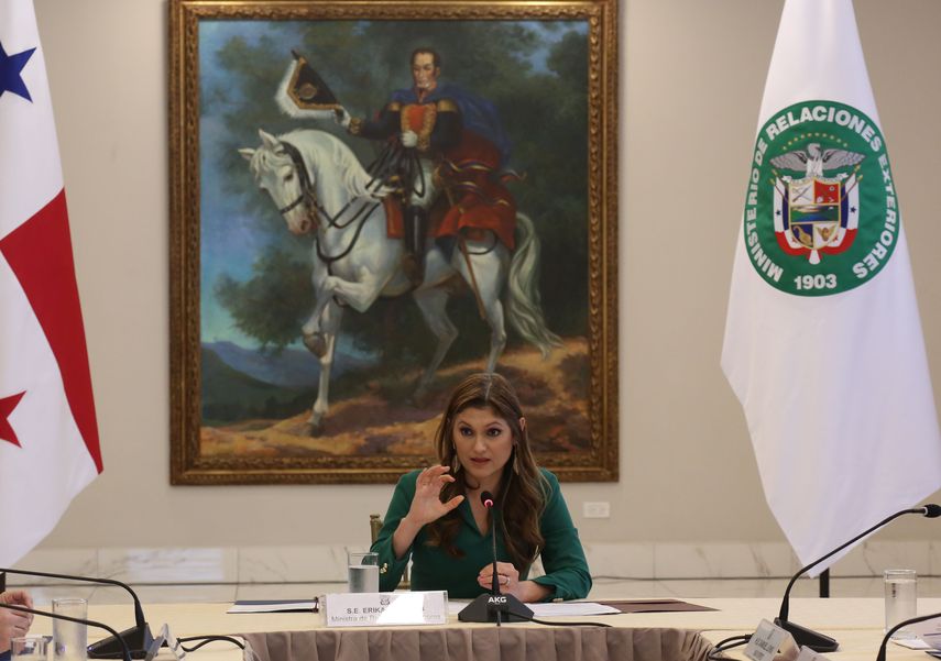 La ministra Erika Mouynes recalcó la necesidad de apoyarse en el equipo profesional de la Cancillería, preparando y dándole seguimiento inmediato a los temas que se discuten en el Consejo de Seguridad. 