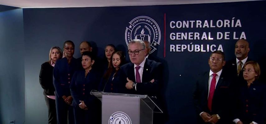 La Fiscalía de Panamá abrió de oficio una investigación por delitos en perjuicio del Estado en el caso de la concesión otorgada a Panama Ports Company (PPC), filial de la hongkonesa CJ Hutchison, para la operación de dos puertos a la entrada del Canal interoceánico. La Fiscalía de Panamá abrió de oficio una investigación por delitos en perjuicio del Estado en el caso de la concesión otorgada a Panama Ports Company (PPC), filial de la hongkonesa CJ Hutchison, para la operación de dos puertos a la entrada del Canal interoceánico.