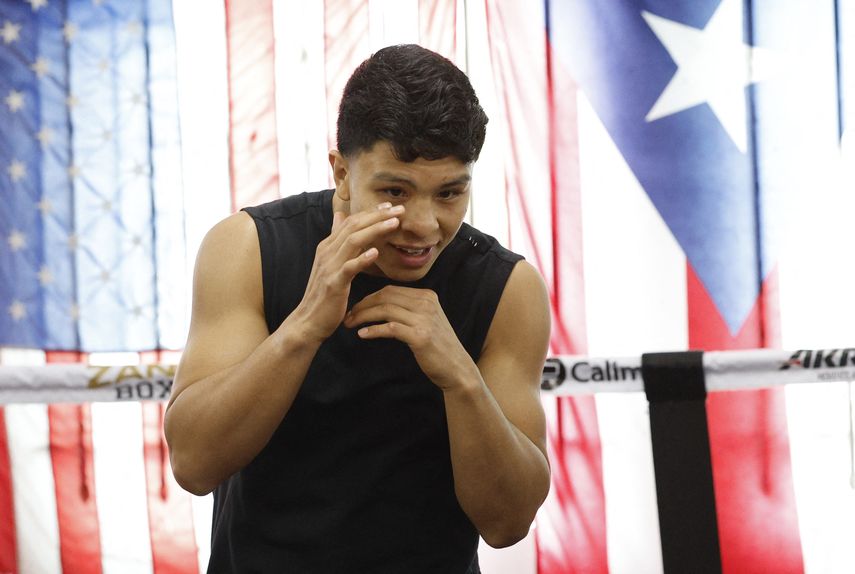 El veterano Álvarez expondrá el sábado en Las Vegas (Nevada, Estados Unidos) sus cuatro cinturones del peso supermediano (168 libras - 76,2 kg) frente al imbatido Munguía, seis años más joven. El veterano Álvarez expondrá el sábado en Las Vegas (Nevada, Estados Unidos) sus cuatro cinturones del peso supermediano (168 libras - 76,2 kg) frente al imbatido Munguía, seis años más joven.