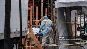 Morgues y funerarias desbordadas