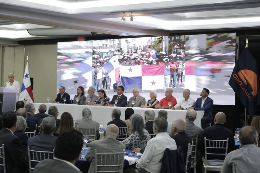Ricardo Lombana: 'Debemos luchar para sacar a Panam&aacute; del fango del clientelismo y la corrupci&oacute;n'.