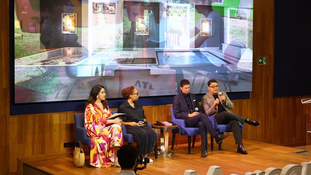 El Museo del Canal de Panamá lanzó este viernes el primer volumen de Faro, una publicación que recopila las investigaciones artísticas de dos panameños alrededor de historias que involucran a la vía interoceánica. El Museo del Canal de Panamá lanzó este viernes el primer volumen de Faro, una publicación que recopila las investigaciones artísticas de dos panameños alrededor de historias que involucran a la vía interoceánica.