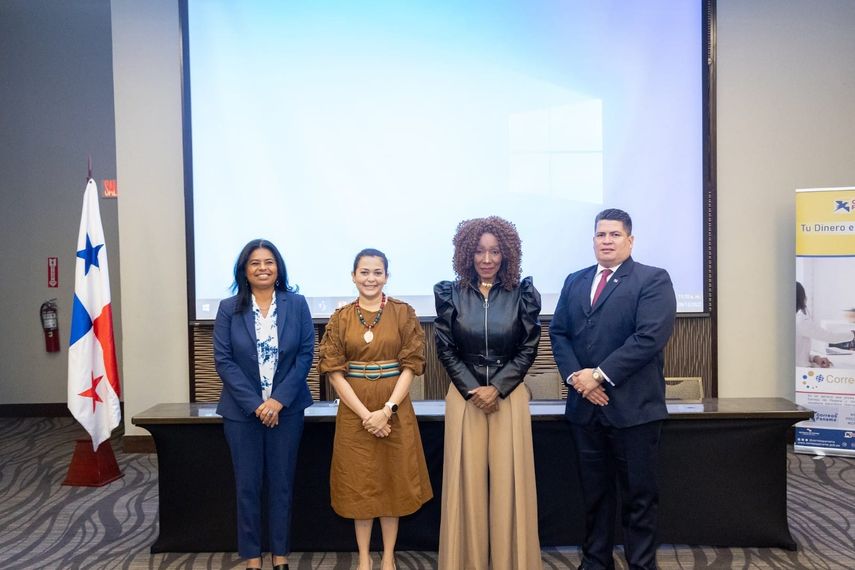 Mingob: Capacitan a personal para modernizar Correos Panamá