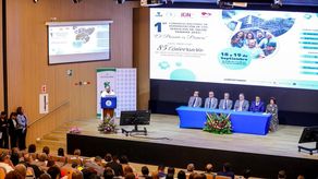 Unos 400 profesionales de la salud participan del primer congreso: El paciente es primero