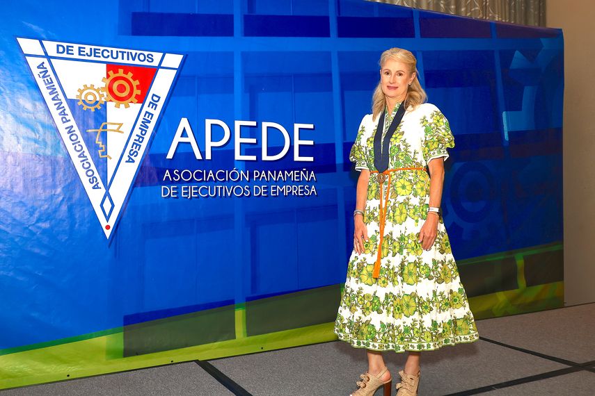 Apede entrega Medalla Vicente Pascual Barquero 2024 a Yolanda Eleta de Varela