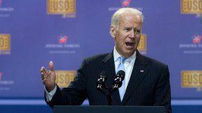 Biden critica el retraso del plan de vacunación de Trump en EEUU