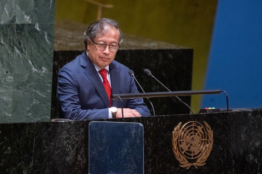 Petro aboga ante OEA por Perú, Venezuela y Cuba.