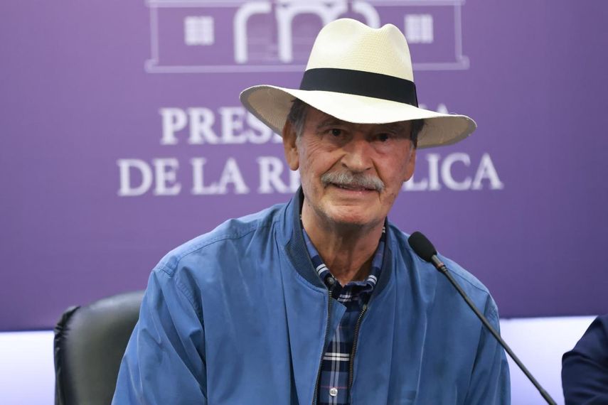 El grupo de expresidentes latinoamericanos que se dirigía a Venezuela este viernes invitados por la oposición para seguir las elecciones del domingo, condenó que se impidiera despegar el avión en el que viajaban desde Panamá debido a su presencia en la aeronave. El grupo de expresidentes latinoamericanos que se dirigía a Venezuela este viernes invitados por la oposición para seguir las elecciones del domingo, condenó que se impidiera despegar el avión en el que viajaban desde Panamá debido a su presencia en la aeronave.