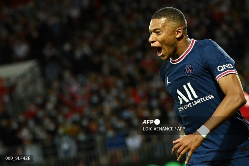 El Real Madrid realizó una primera oferta de 160 millones de euros (188 millones de dólares) para fichar al delantero Kylian Mbappé, cuyo contrato termina en 2022.