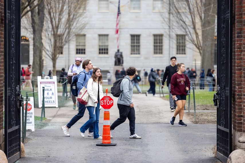 EE.UU. abre investigación a Harvard por patrocinio de visados internacionales