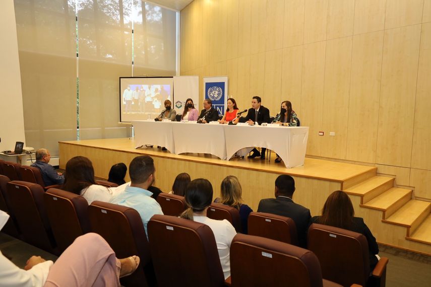 Más de 25 mil residentes de las provincias de Colón, Veraguas, Panamá y Panamá Oeste serán beneficiados con el programa “Tu Casa, Tu Oportunidad” al ser incorporados bajo el Régimen de Propiedad Horizontal (PH), tarea que lleva adelante el Banco Hipotecario Nacional (BHN) y el Programa de las Naciones Unidas para el Desarrollo (PNUD).