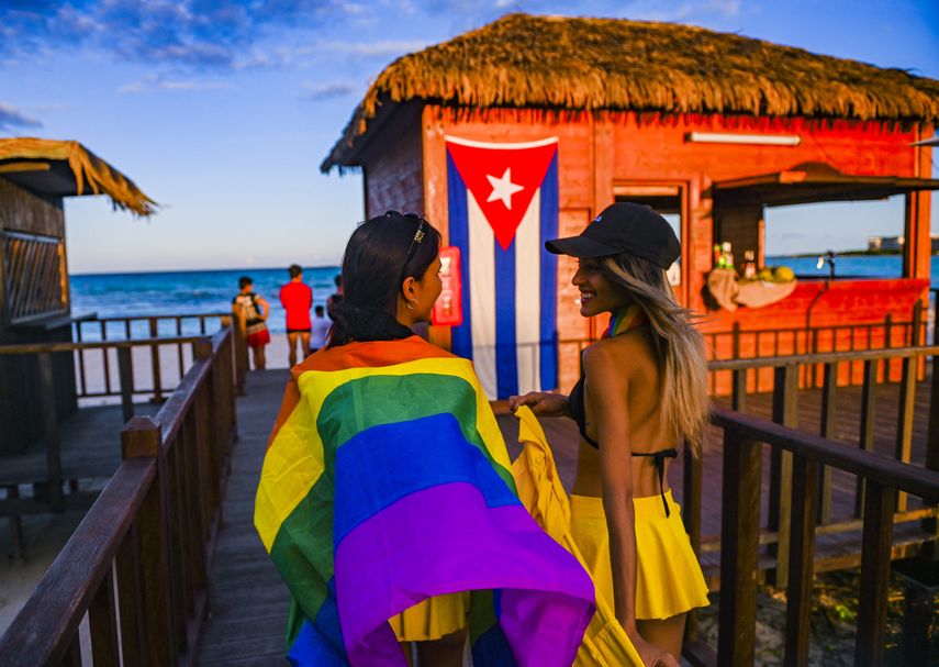 Cuba legaliza matrimonio gay con 66,85% de los votos