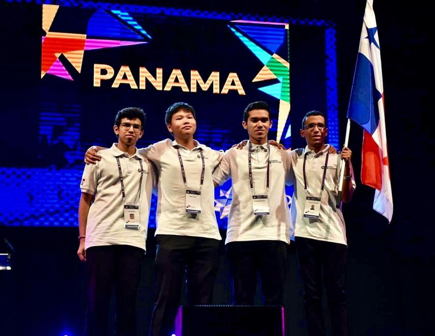 El estudiante panameño Luis Modes, beneficiario del programa de becas de la Secretaría Nacional de Ciencia, Tecnología e Innovación (Senacyt), ha sido recientemente galardonado con el prestigioso premio Hartley Rogers Jr. en el Instituto Tecnológico de Massachusetts (MIT), en EEUU. El estudiante panameño Luis Modes, beneficiario del programa de becas de la Secretaría Nacional de Ciencia, Tecnología e Innovación (Senacyt), ha sido recientemente galardonado con el prestigioso premio Hartley Rogers Jr. en el Instituto Tecnológico de Massachusetts (MIT), en EEUU.