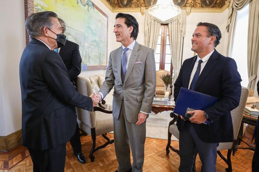Cortizo se reúne con CEO de Tigo.