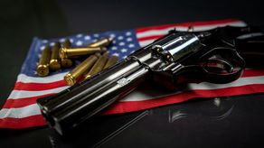 Estados Unidos ratifica la prohibición de armas a maltratadores