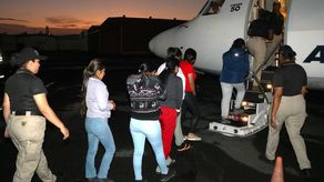 Migración deporta a 37 ciudadanos ecuatorianos por antecedentes