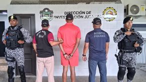 Joël Soudron, uno de los narcotraficantes de Francia más buscados, fue detenido en Panamá y los trámites diplomáticos para solicitar su extradición están en curso, informaron autoridades de ambos países.