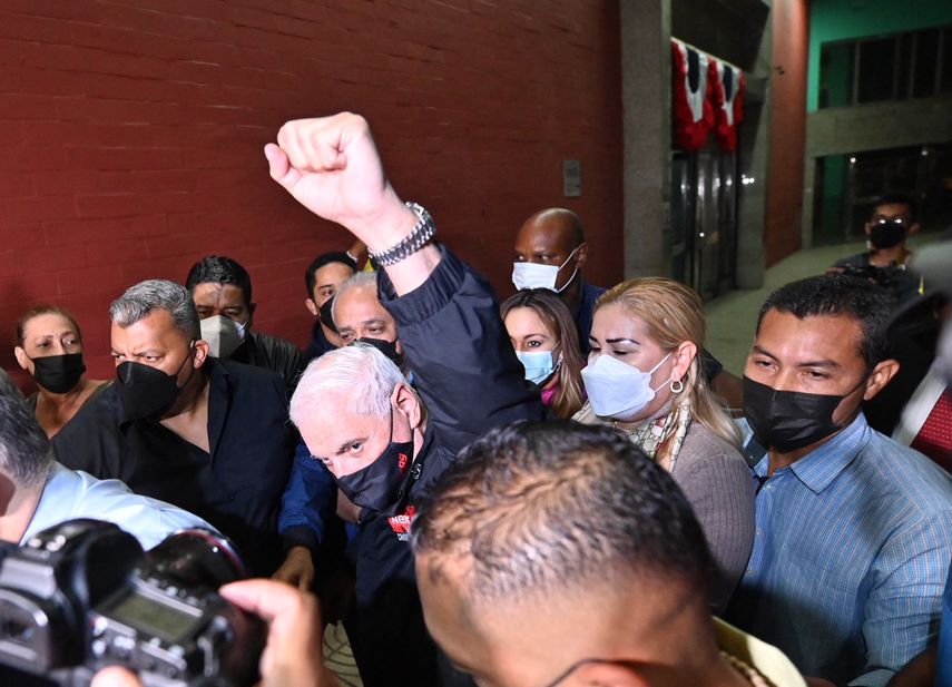 Expresidente Ricardo Martinelli recibe sentencia absolutoria