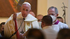 El papa Francisco celebra su primera misa pública en Irak