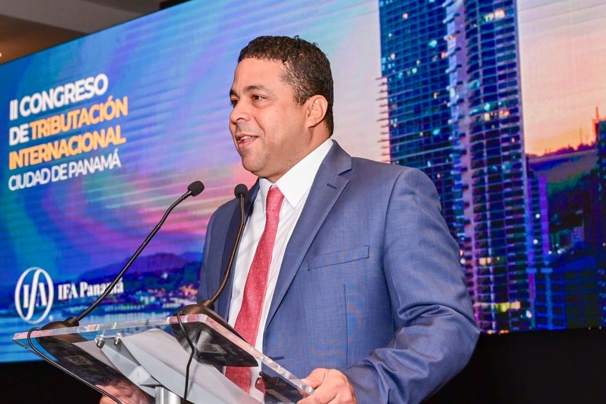 Gobierno de Panamá reafirma compromiso de salir de las listas grises en 2026