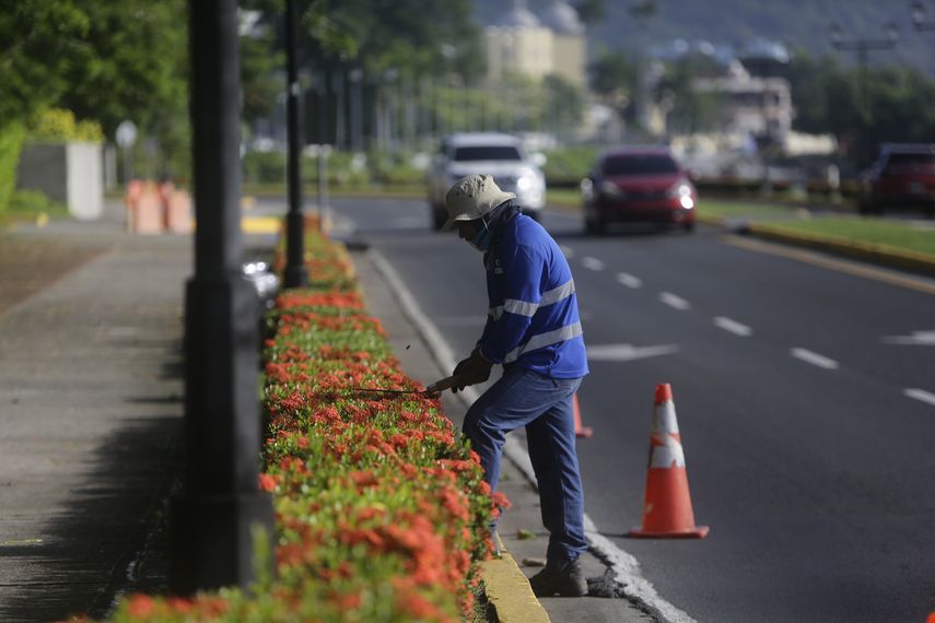 El consultor empresarial René Quevedo analizó en ECO News – Lo Último la instalación de la mesa de salario mínimo y el impacto que esta discusión tendrá en un mercado laboral golpeado por la pérdida de empleos