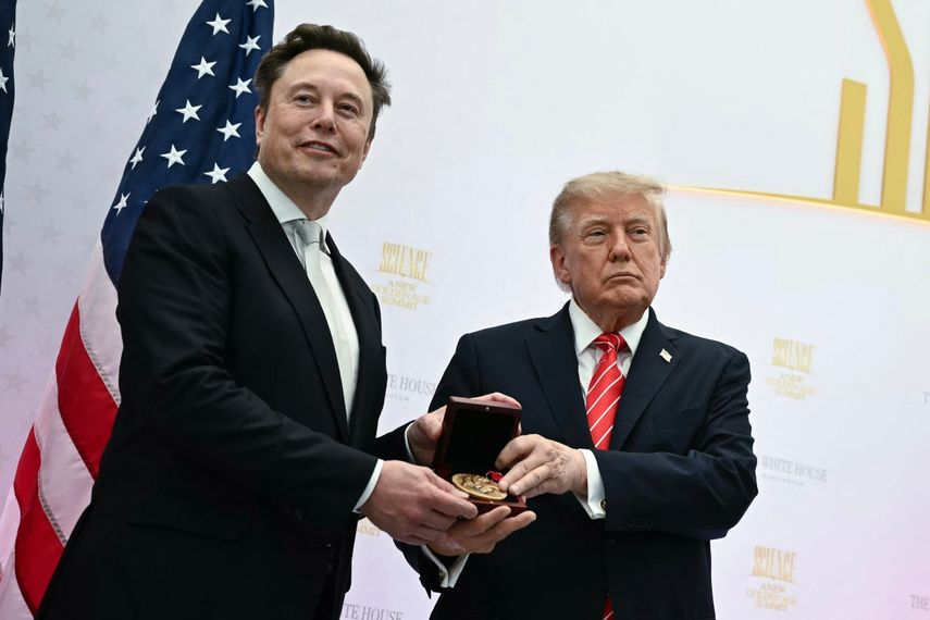 Trump llama Musk un tesoro nacional tras condecorarlo con galardón científico de EE.UU.